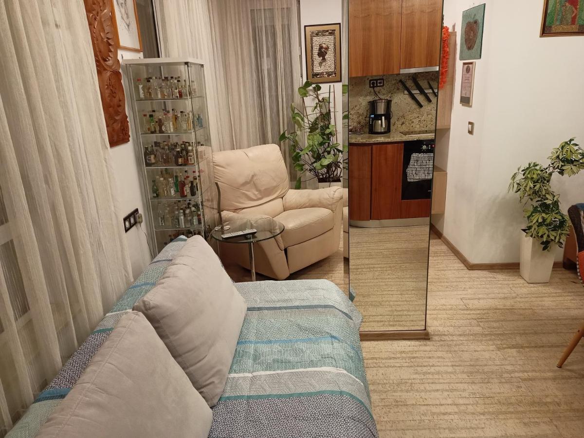 Bright Apartment At A Great Location Sofia Exterior foto